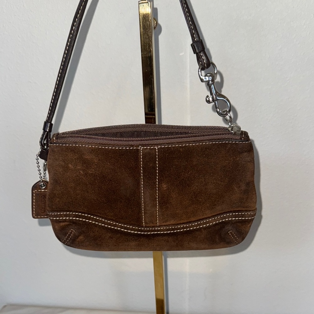 Vintage Coach Brown Wristlet with Plush Suede Finish - Picture 3 of 4